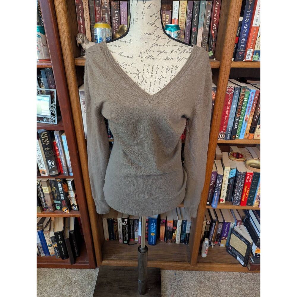 Goats Women’s Size Medium Gray 100% Cashmere Pullover Sweater Top